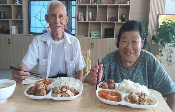 凤阳县：老年助餐点，家门口的“暖心饭”